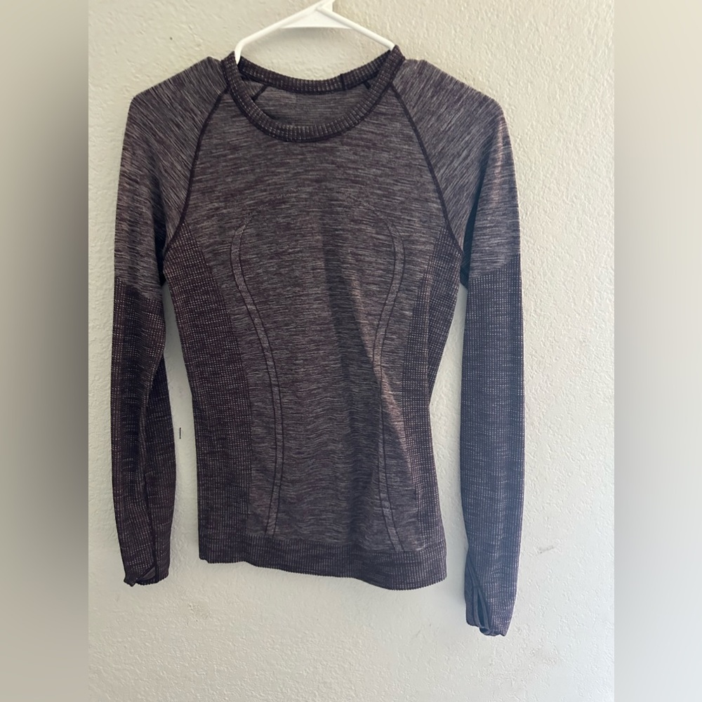LULULEMON LONG SLEEVE SIZE 6